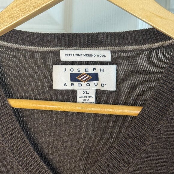 Joseph Abboud Merino Wool V-Neck Sweater – Espresso Brown (XL) - Picture 4 of 4
